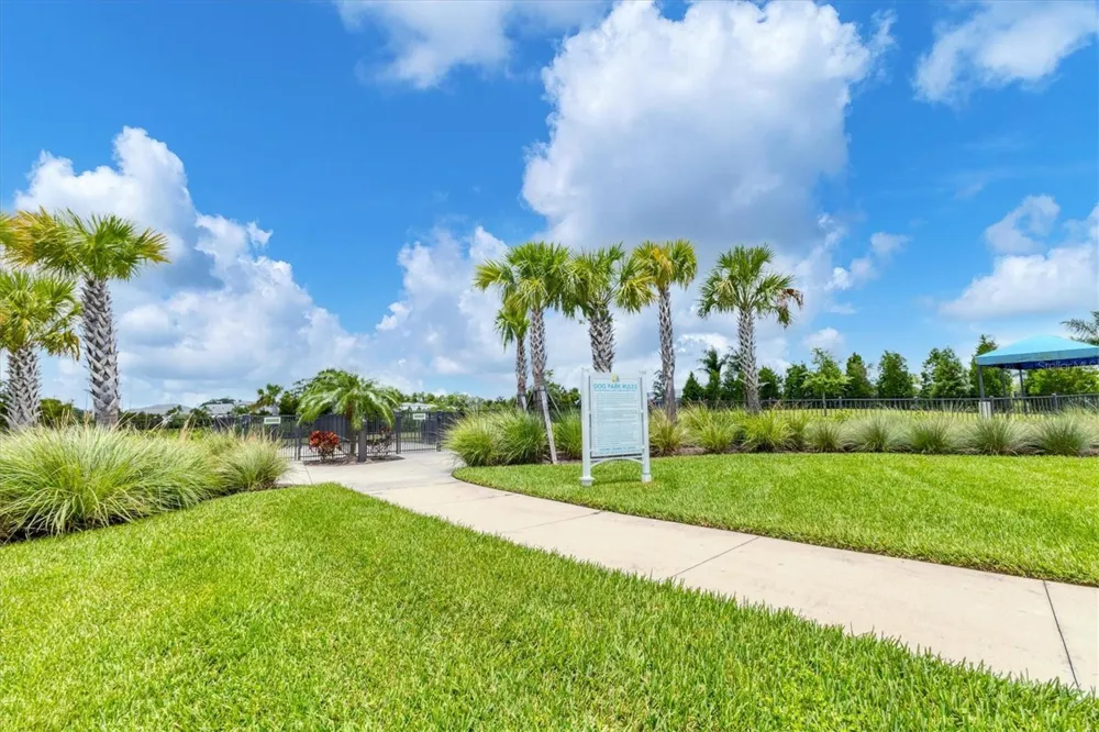 2605 STAR APPLE WAY Sarasota, FL 34240