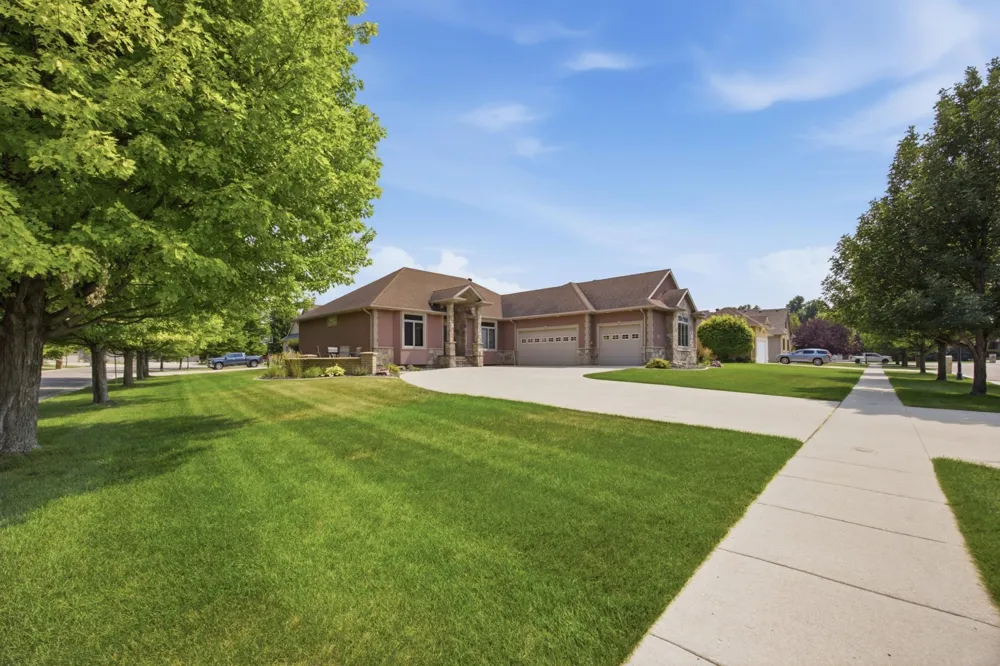1911 Princeton Lane West Fargo, ND 58078