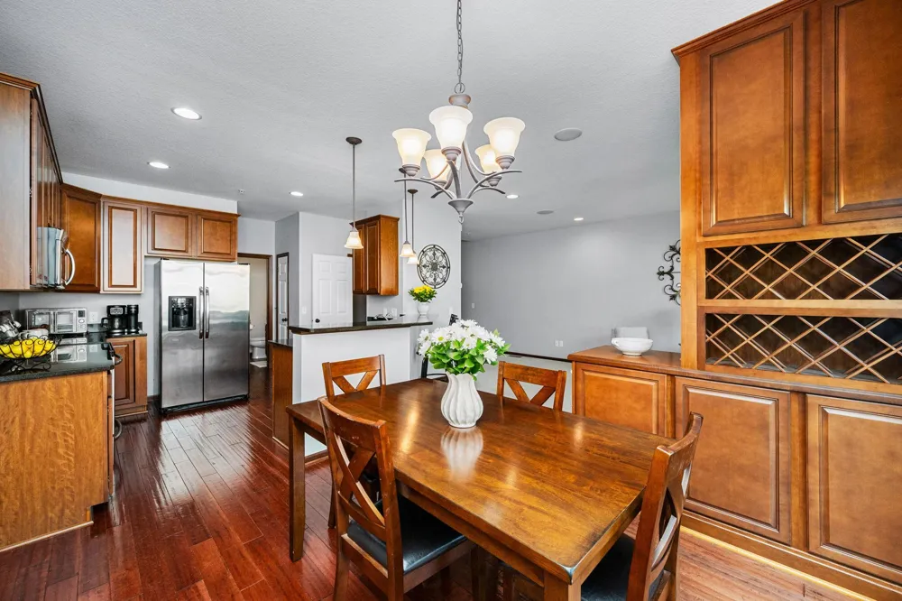 9531 Declaration Drive Chanhassen, MN 55317