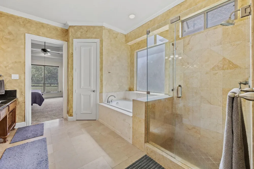 804 Bentwater Parkway Grand Prairie, TX 75104