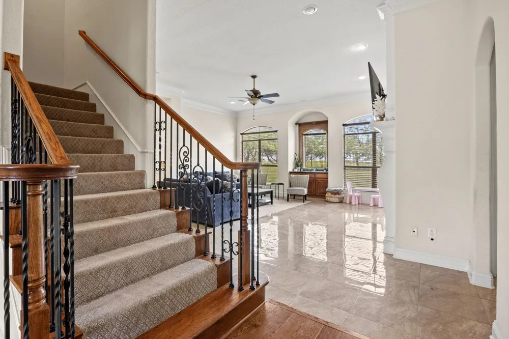 804 Bentwater Parkway Grand Prairie, TX 75104