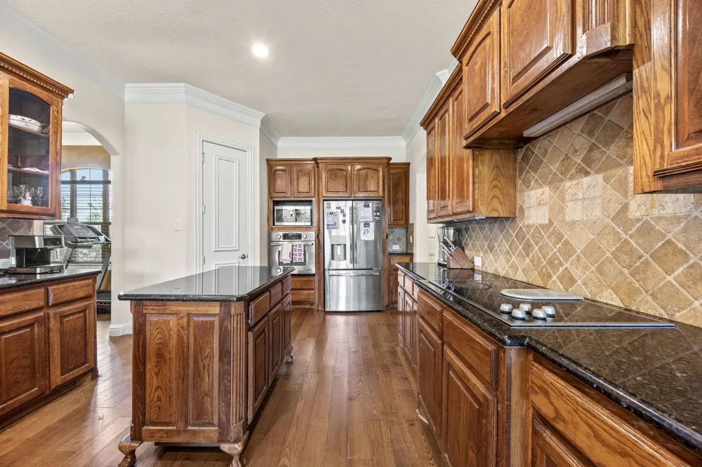 804 Bentwater Parkway Grand Prairie, TX 75104