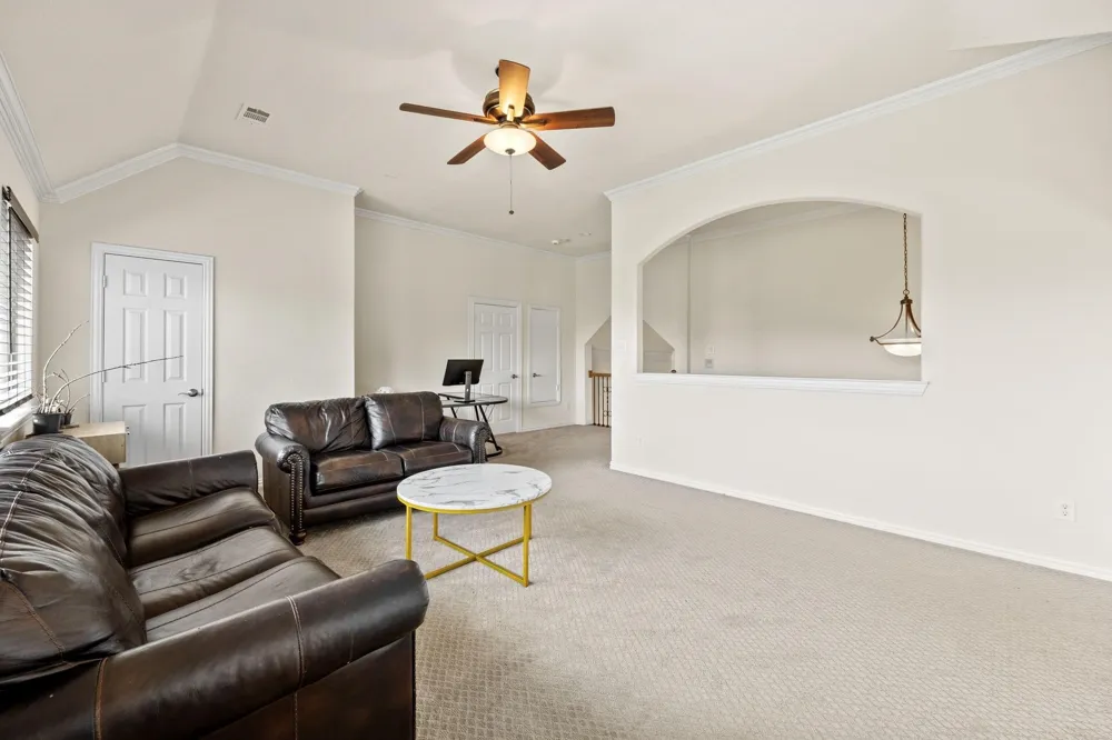 804 Bentwater Parkway Grand Prairie, TX 75104