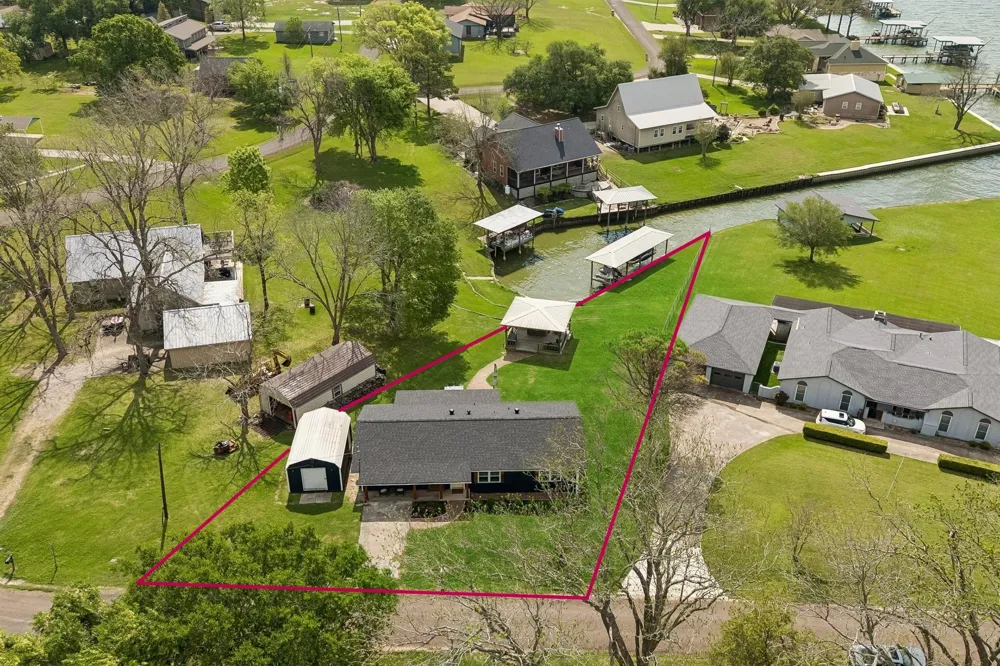 220 Teal Circle Livingston, TX 77351