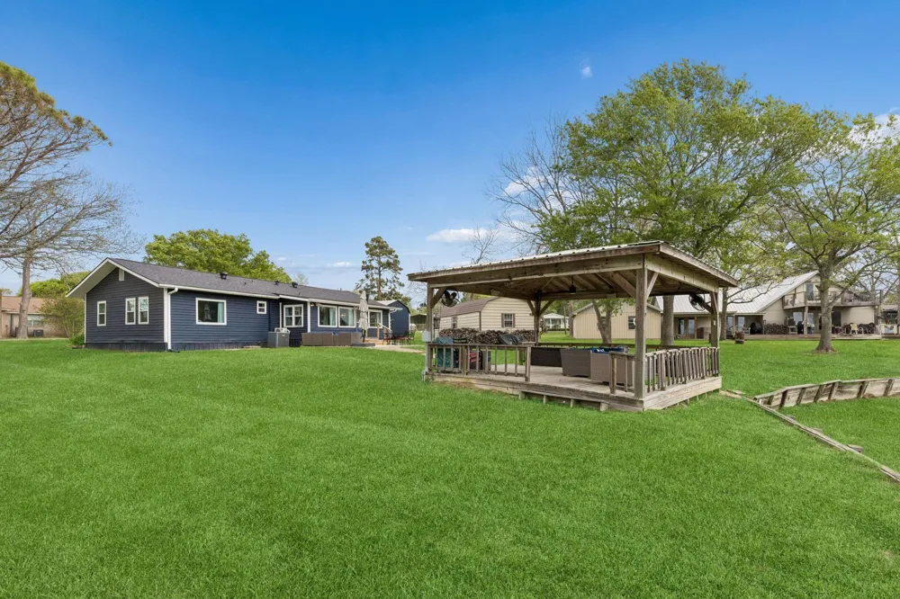 220 Teal Circle Livingston, TX 77351