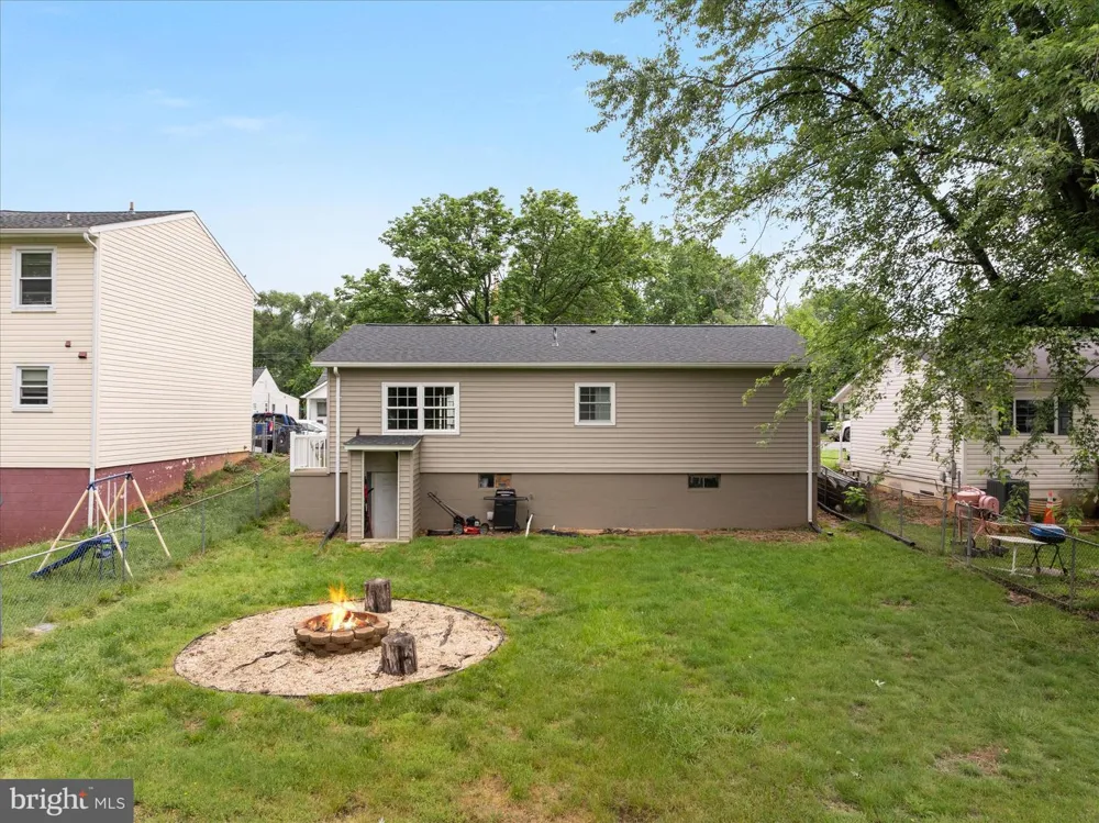 706 W 14TH STREET Front Royal, VA 22630