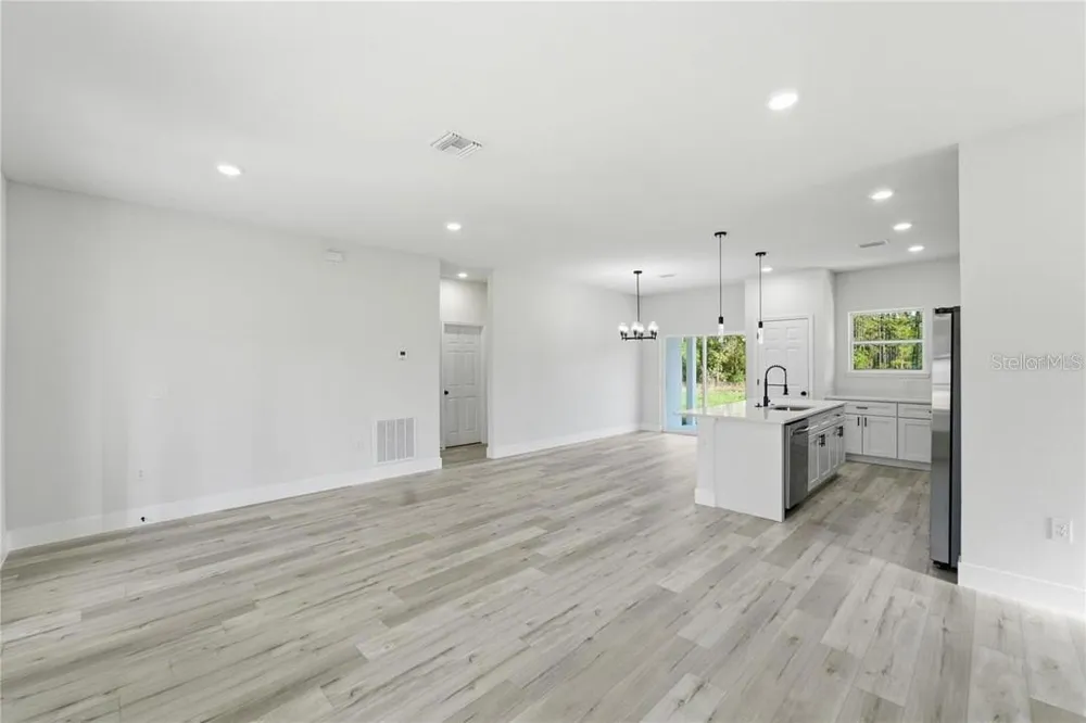 3286 W CRANDON DRIVE Citrus Springs, FL 34433
