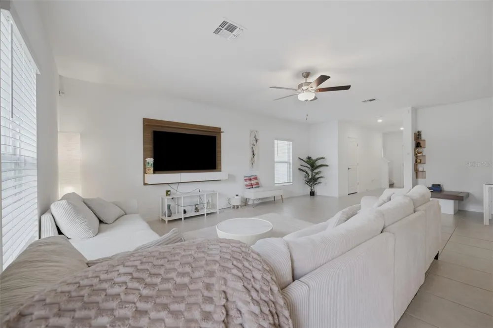 6453 BACK FORTY LOOP Zephyrhills, FL 33541