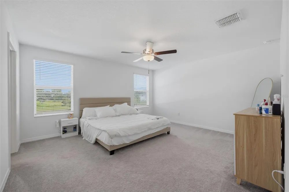 6453 BACK FORTY LOOP Zephyrhills, FL 33541