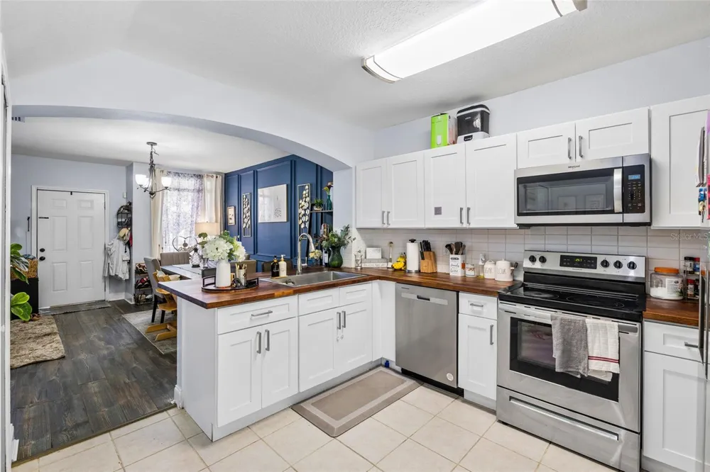 6105 OLIVEDALE DRIVE Riverview, FL 33578