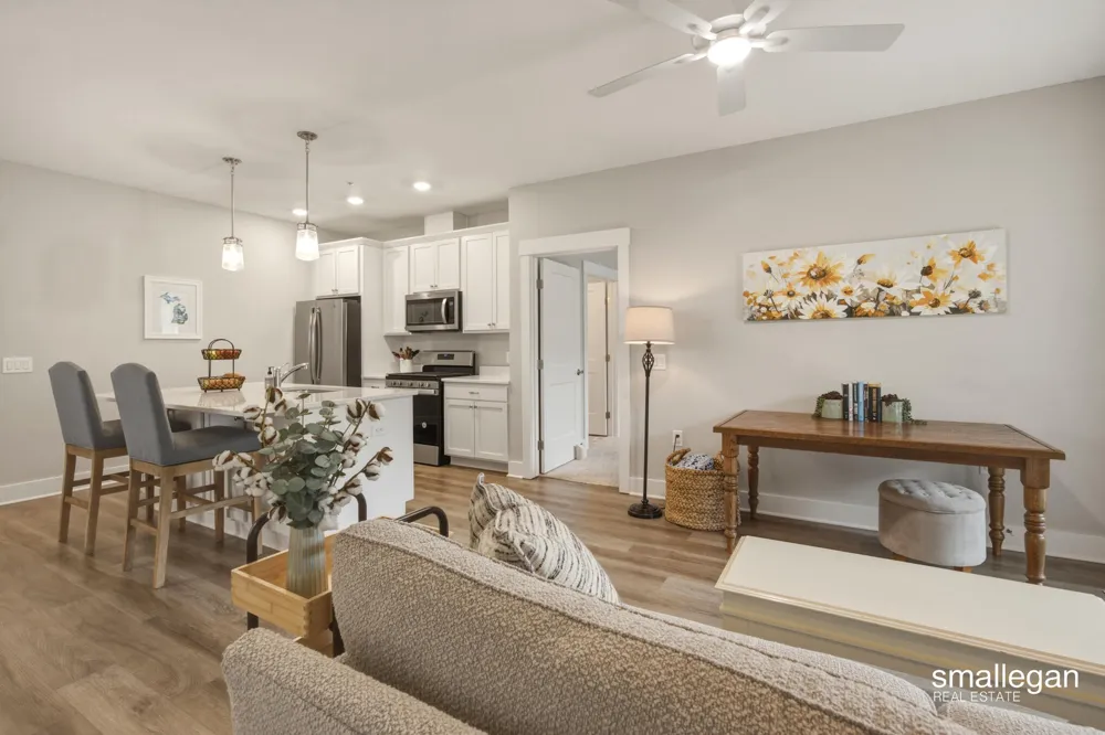 2382 Watertown Way NE Grand Rapids, MI 49505