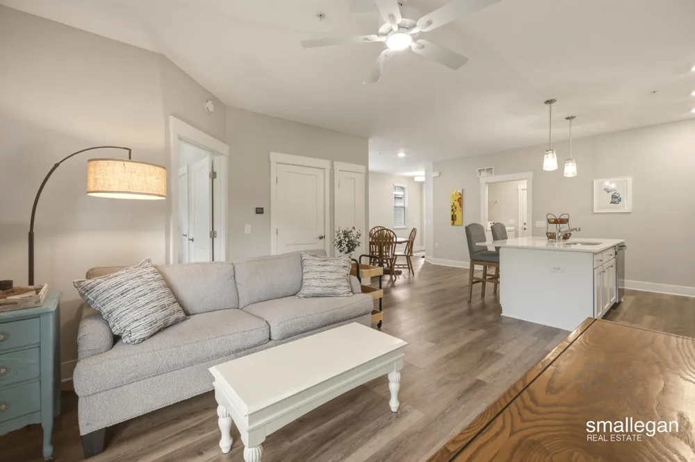 2382 Watertown Way NE Grand Rapids, MI 49505