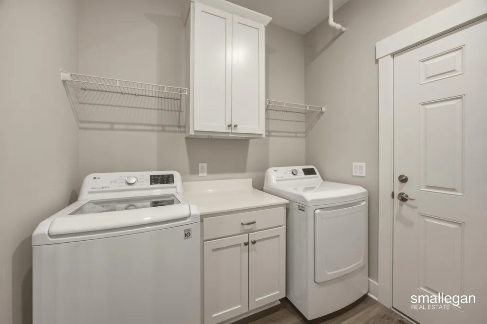 2382 Watertown Way NE Grand Rapids, MI 49505
