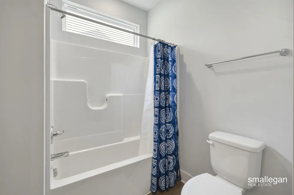 2382 Watertown Way NE Grand Rapids, MI 49505