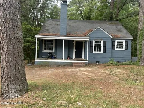 915 College Circle