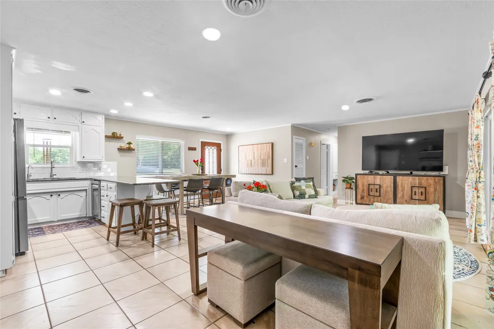 436 Ball Street Grapevine, TX 76051