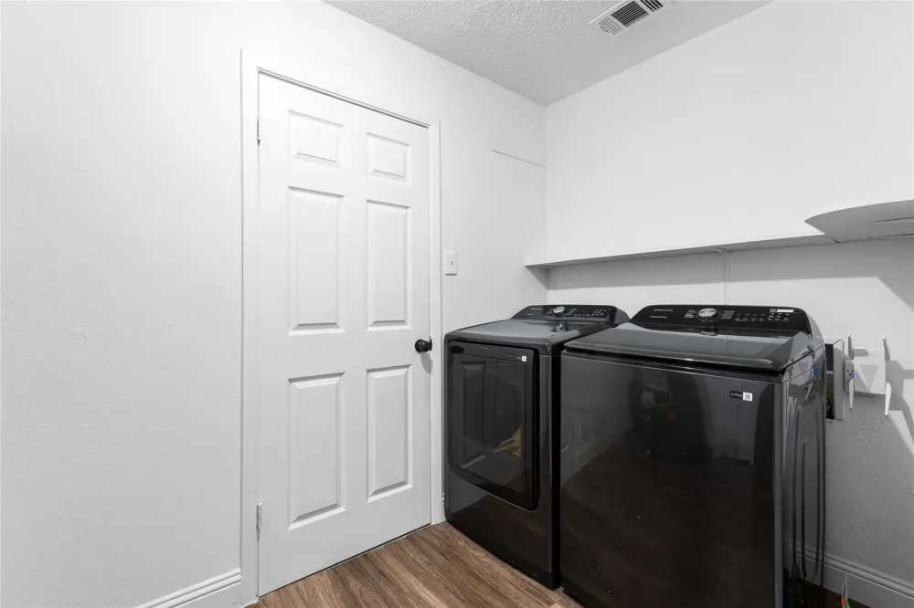 436 Ball Street Grapevine, TX 76051