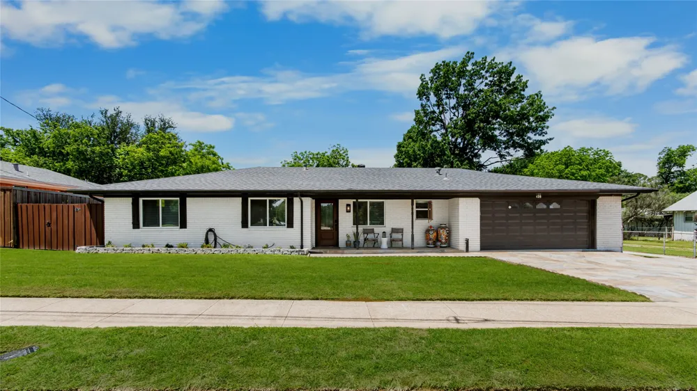 436 Ball Street Grapevine, TX 76051