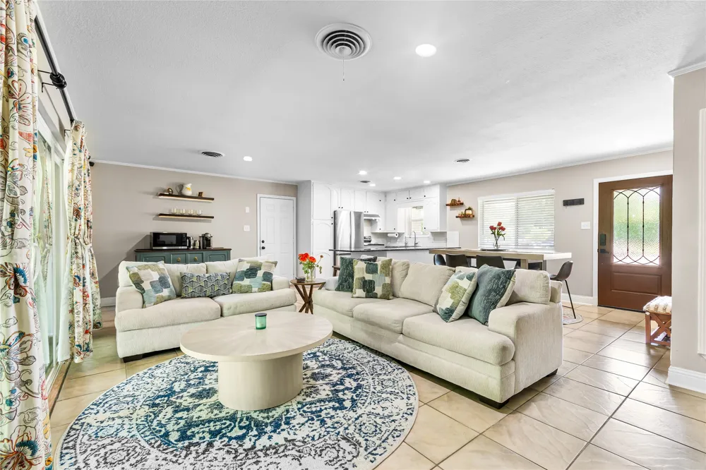 436 Ball Street Grapevine, TX 76051