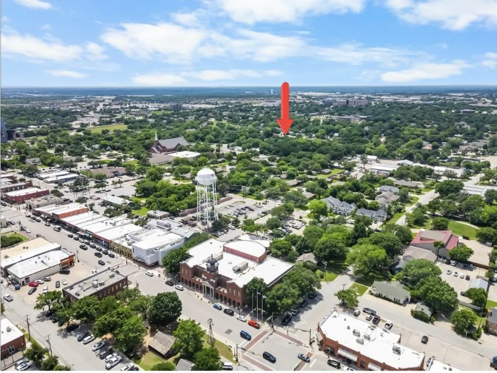436 Ball Street Grapevine, TX 76051
