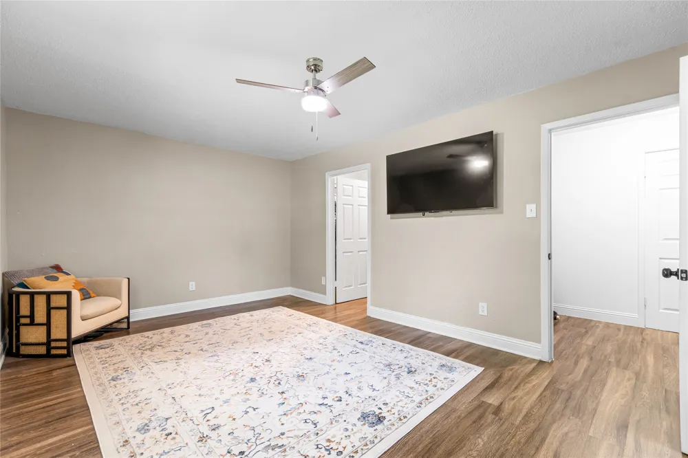 436 Ball Street Grapevine, TX 76051