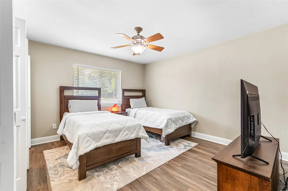 436 Ball Street Grapevine, TX 76051