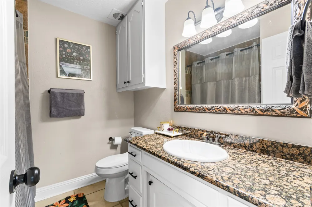 436 Ball Street Grapevine, TX 76051