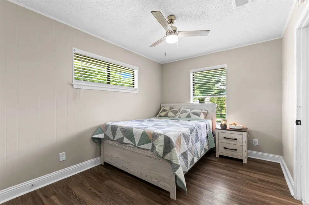 436 Ball Street Grapevine, TX 76051