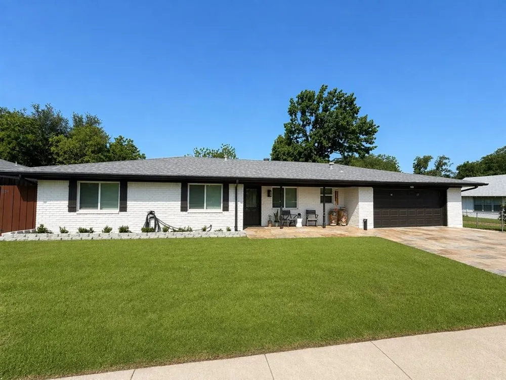 436 Ball Street Grapevine, TX 76051