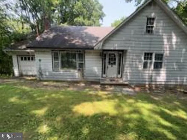 178 TWIN LAKES DRIVE Shohola, PA 18458