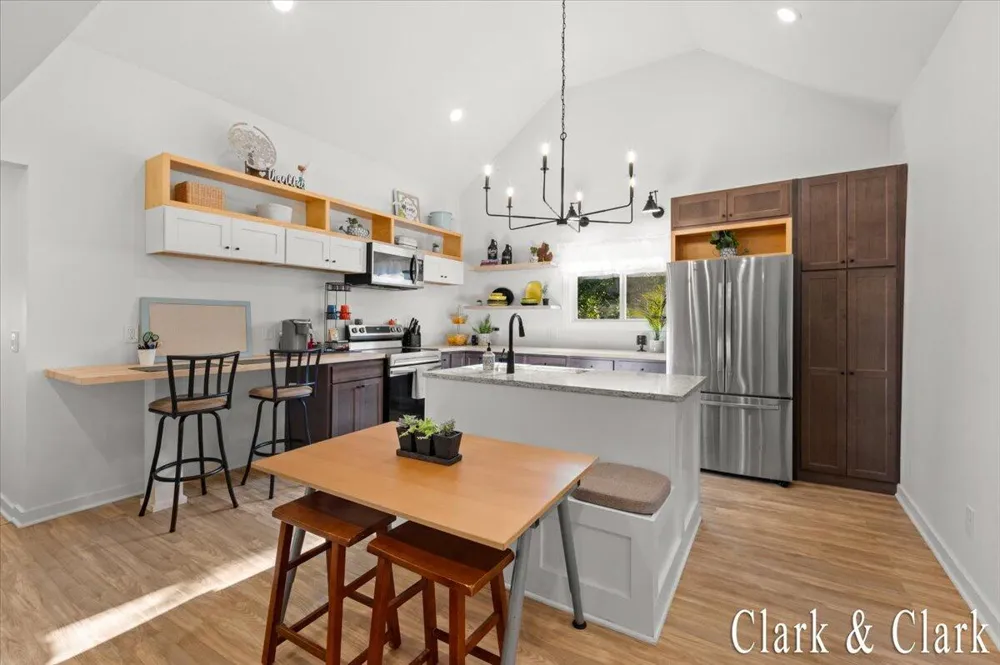 536 E Bond Street Hastings, MI 49058