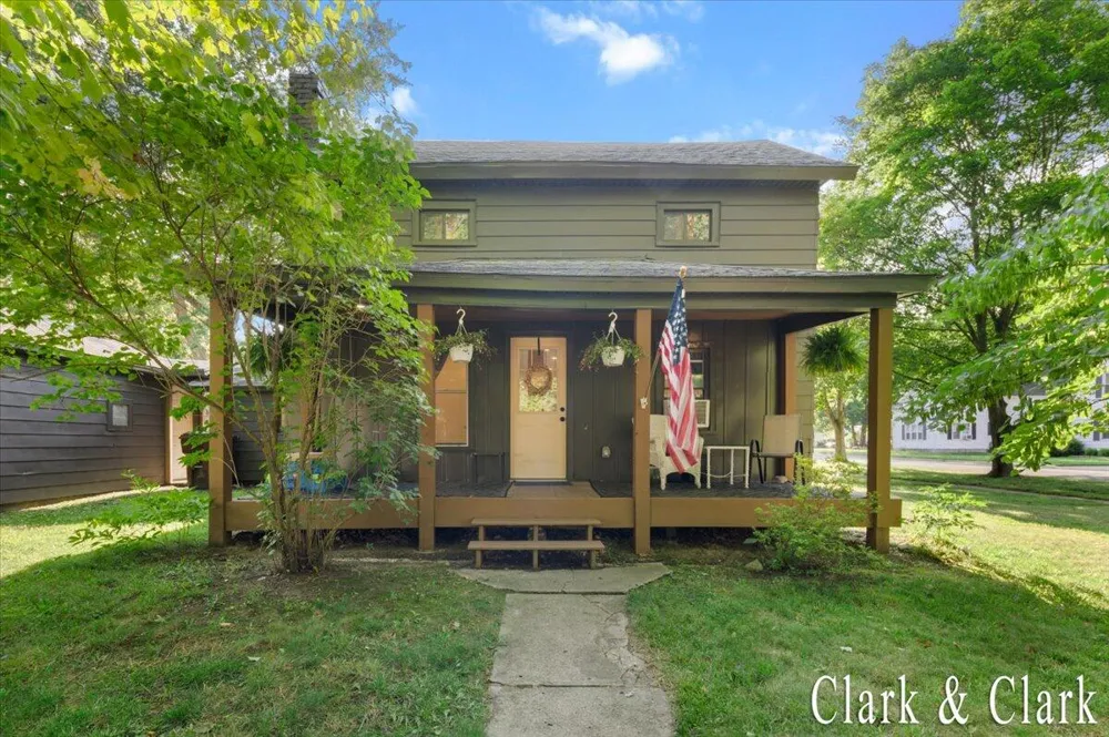 536 E Bond Street Hastings, MI 49058