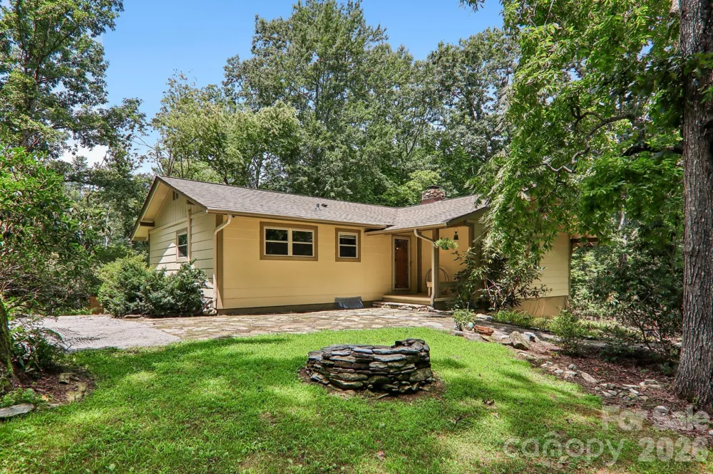 3 Edelweiss Drive Horse Shoe, NC 28742