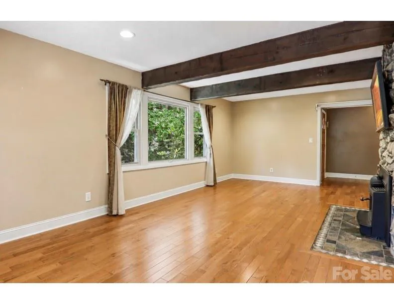 3 Edelweiss Drive Horse Shoe, NC 28742