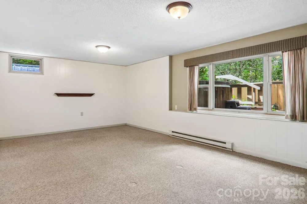 3 Edelweiss Drive Horse Shoe, NC 28742