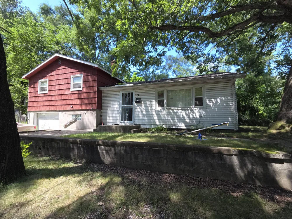 1431 E 41st Avenue Gary, IN 46409