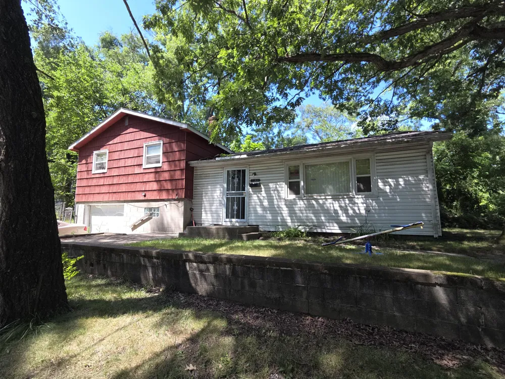 1431 E 41st Avenue Gary, IN 46409