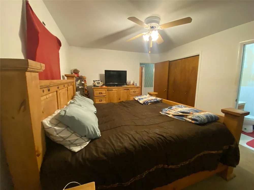 912 S Thompson Avenue Cushing, OK 74023
