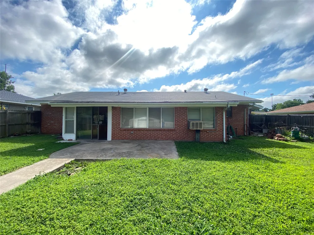912 S Thompson Avenue Cushing, OK 74023