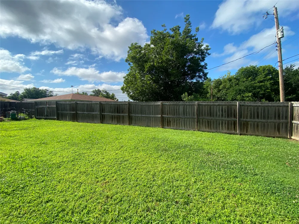 912 S Thompson Avenue Cushing, OK 74023