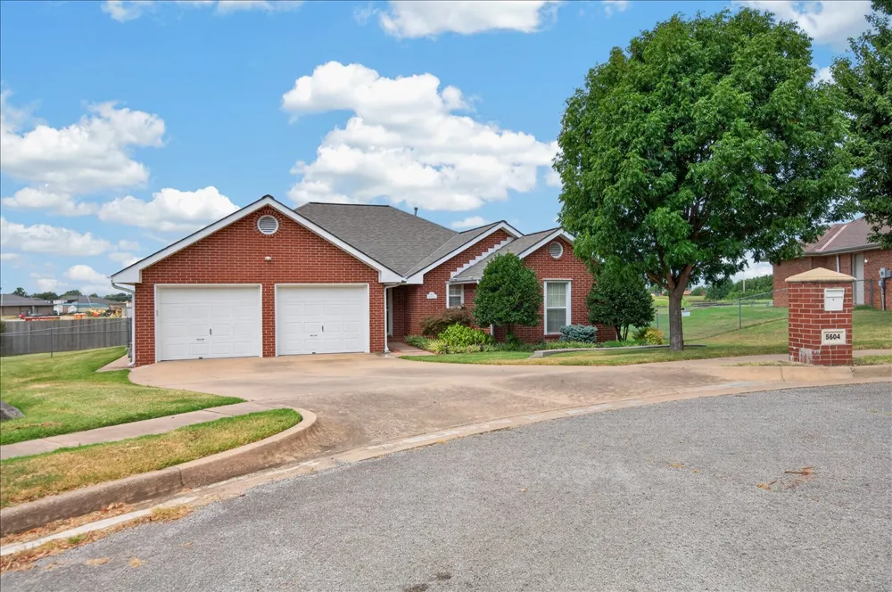 5604 Steeper Drive Bartlesville, OK 74006