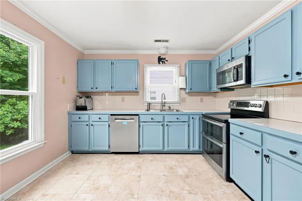 5536 Moravian Heights Lane Clemmons, NC 27012