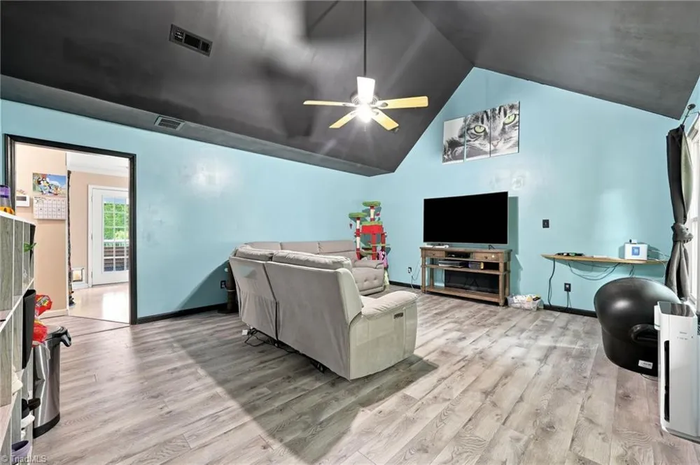 5536 Moravian Heights Lane Clemmons, NC 27012