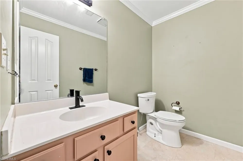 5536 Moravian Heights Lane Clemmons, NC 27012