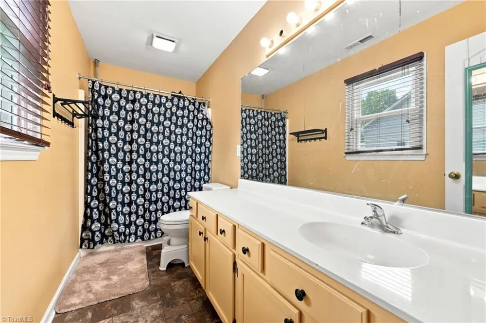 5536 Moravian Heights Lane Clemmons, NC 27012