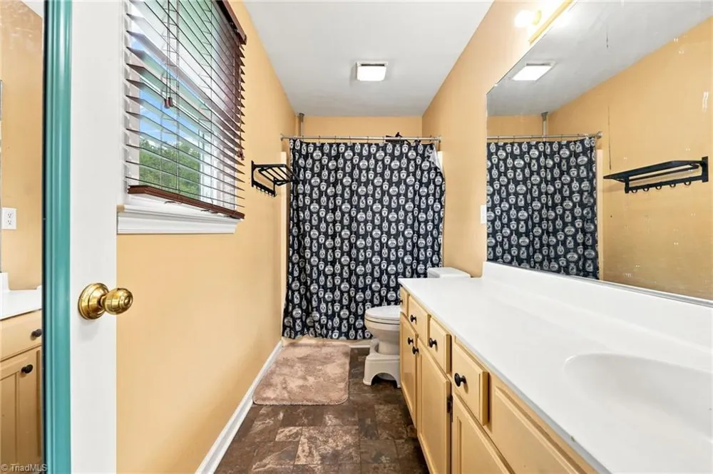 5536 Moravian Heights Lane Clemmons, NC 27012