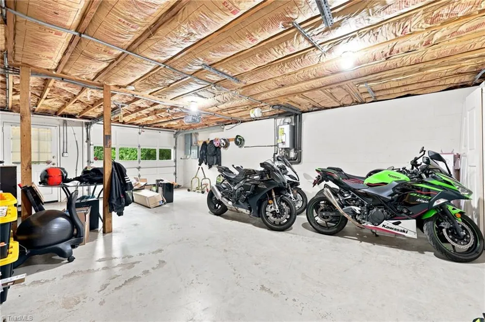 5536 Moravian Heights Lane Clemmons, NC 27012