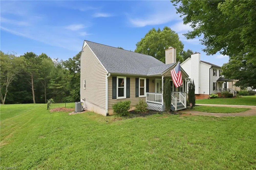 5536 Moravian Heights Lane Clemmons, NC 27012