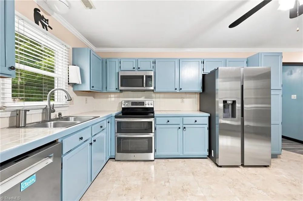 5536 Moravian Heights Lane Clemmons, NC 27012