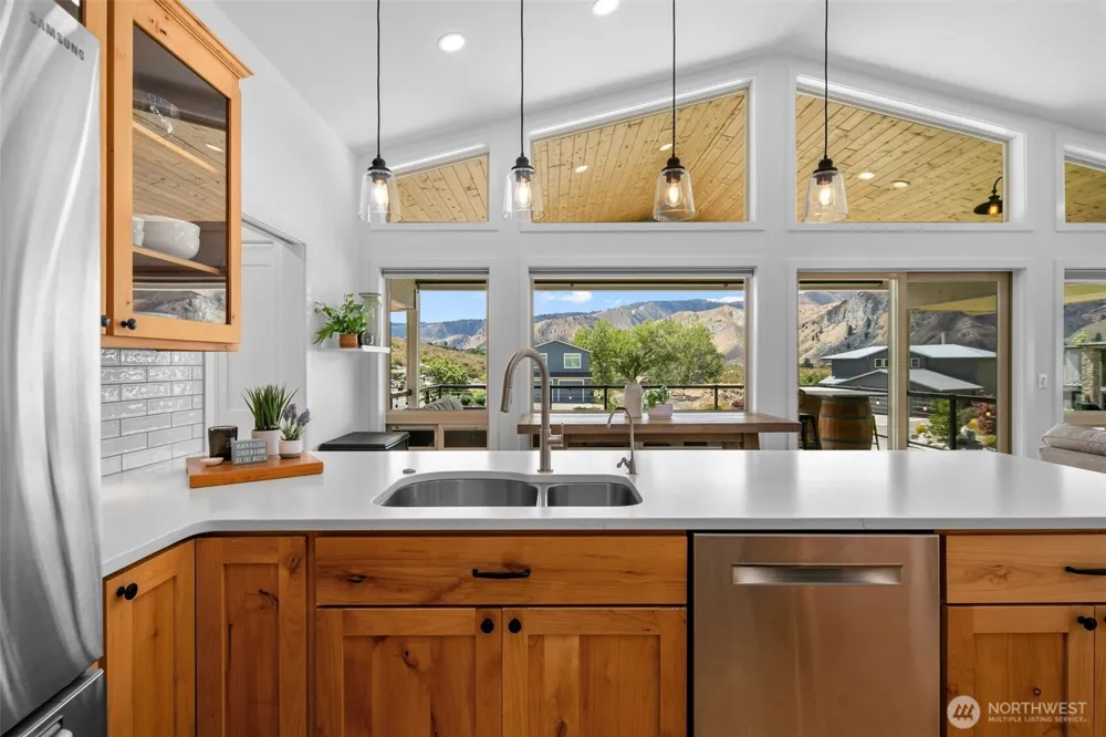 365 W Beach Drive Orondo, WA 98843